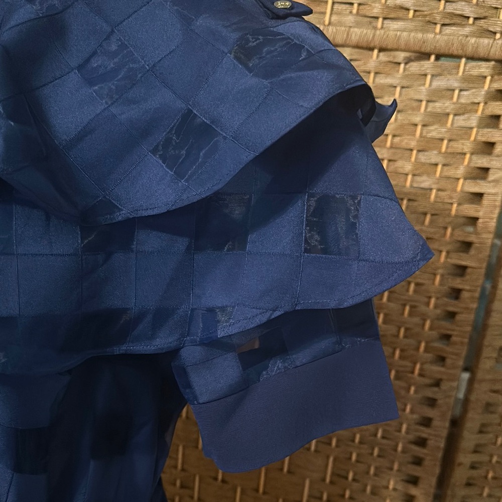 Elegant Blue Ruffled Women's Top - Picture 12 of 13